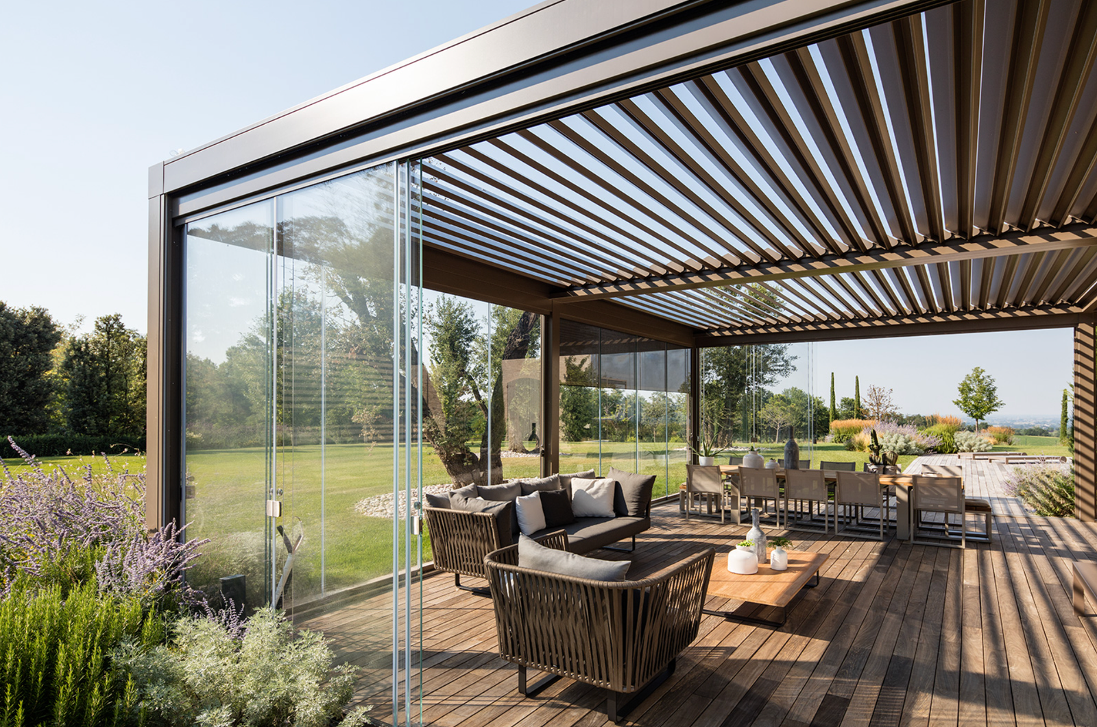 sun-shine-through-louvred-roof-2