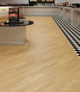 23245-am5w2518-pale-ash-6x36-stripwood-45x36-border-am5s4422-ceramic-coal-am5s1591-ceramic-frost-mp-check (2)