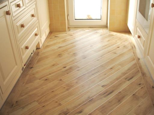 Amtico W755 Sapwood Maple